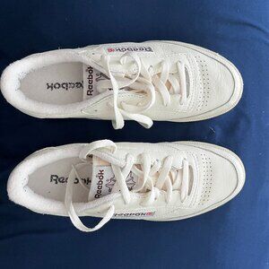 Like new Reebok Club C Women’s Shoes Men's 6 (Women's size 7.5)